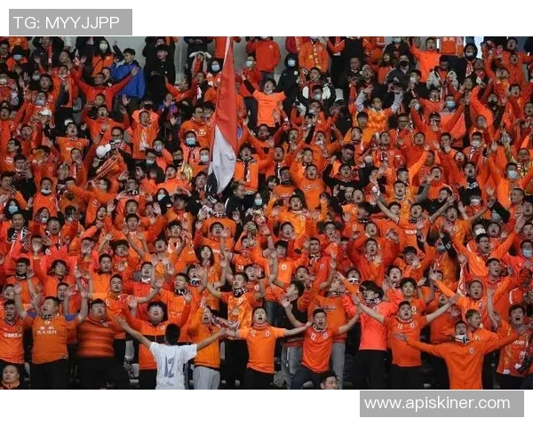 某知名球星加盟中国足球联赛 引发全城热议与球迷狂欢