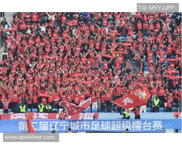 聚焦当今绿茵赛场巨星风采展现现役足球球星激情瞬间