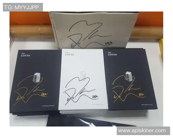 全球十大足球球星签名卡价值排名解析收藏投资潜力大揭秘